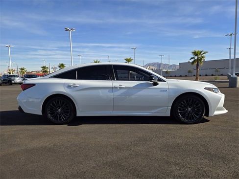 Certified 2021 Toyota Avalon XSE w/ Carpet Mat Package (TMS) image 3