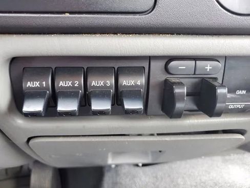 Used 2006 Ford F350 2WD Regular Cab DRW Super Duty image 23