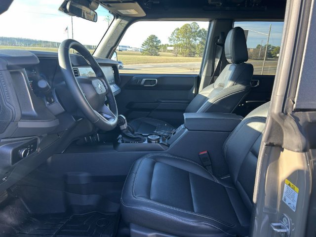 Used 2025 Ford Bronco Big Bend w/ Black Diamond Package AWD/4WD image 16