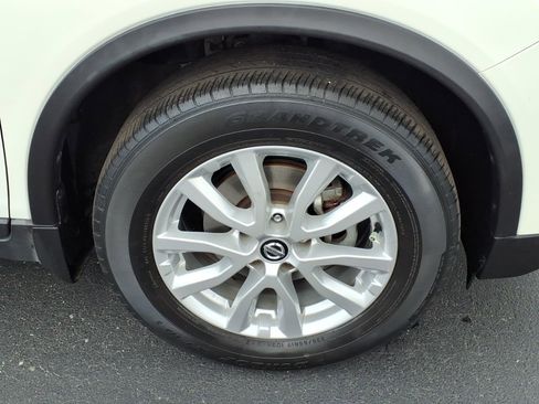 Certified 2020 Nissan Rogue SV image 12