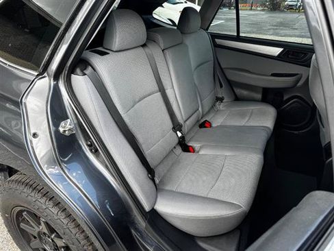 Used 2019 Subaru Outback 2.5i AWD/4WD image 16