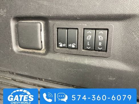 Used 2023 Chevrolet Suburban Premier image 14
