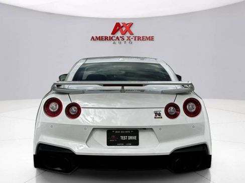 Used 2024 Nissan GT-R w/ Floor Mat Package AWD/4WD image 4