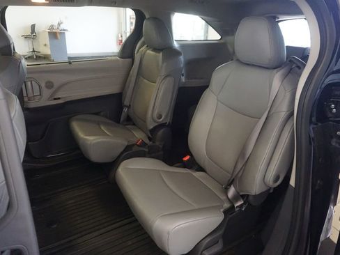 Used 2024 Toyota Sienna XLE w/ XLE Plus Package AWD/4WD image 22