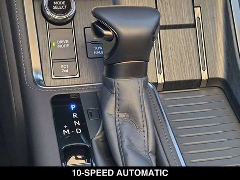 Used 2026 Lexus GX 550 w/ Accessory Package (2T) AWD/4WD image 9