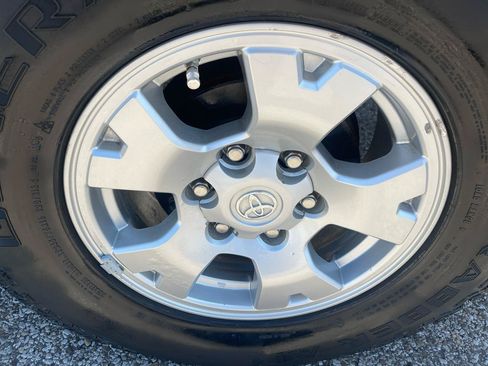 Used 2012 Toyota Tacoma 4x4 Double Cab w/ TRD Off-Road Pkg image 10