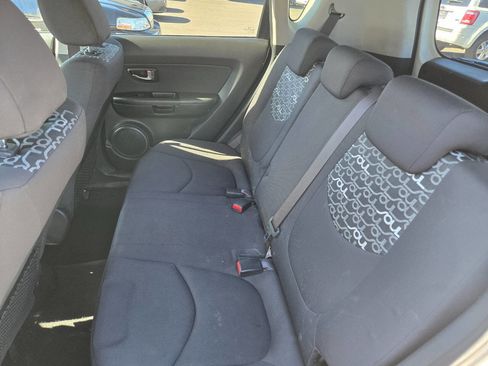 Used 2010 Kia Soul + image 20