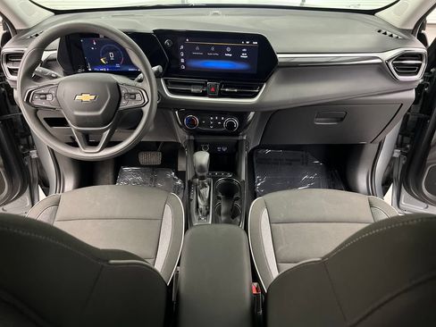 Used 2025 Chevrolet TrailBlazer LT AWD/4WD image 41