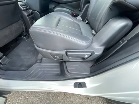 Used 2019 Subaru Ascent Limited w/ Popular Package #3 AWD/4WD image 12