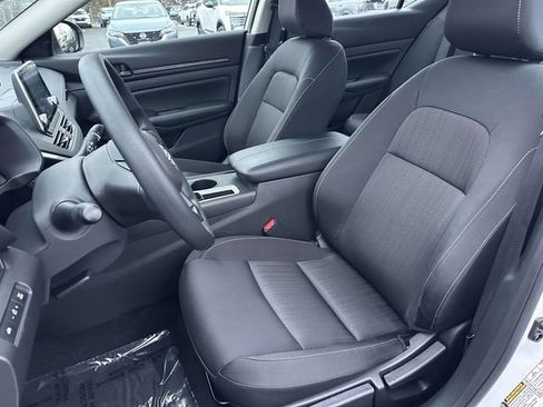 Used 2025 Nissan Altima 2.5 S image 14