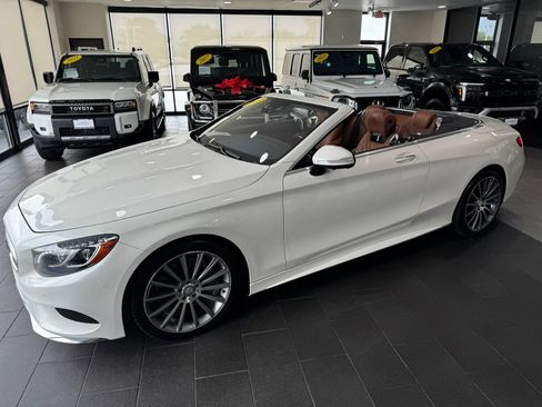 Used 2017 Mercedes-Benz S 550 Cabriolet image 5
