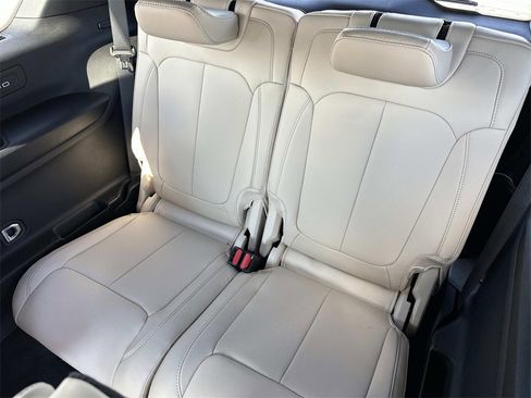 New 2025 Jeep Grand Cherokee L Limited image 10