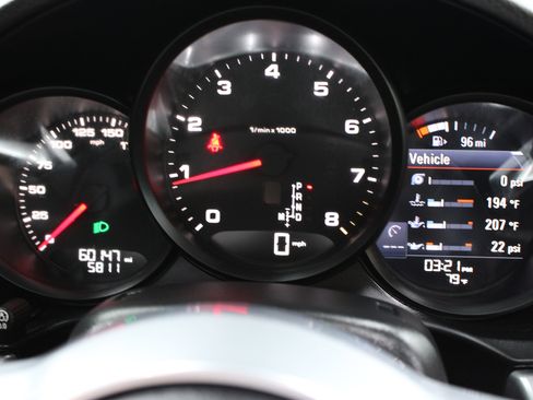 Used 2021 Porsche 718 Boxster w/ Premium Package RWD image 11