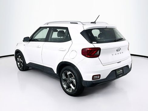 Used 2025 Hyundai Venue SEL image 5