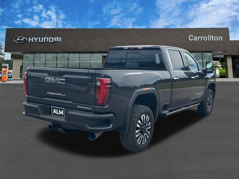 Used 2024 GMC Sierra 3500 Denali Ultimate AWD/4WD image 5