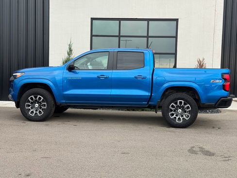 Used 2024 Chevrolet Colorado Z71 w/ Z71 Convenience Package 2 AWD/4WD image 2
