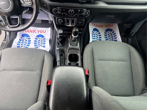 Used 2024 Jeep Wrangler Sport S image 17