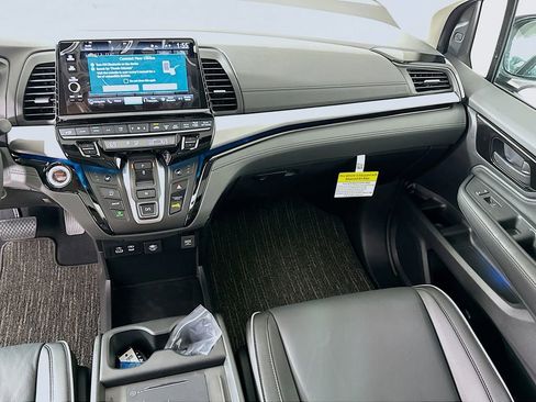New 2026 Honda Odyssey Touring image 20
