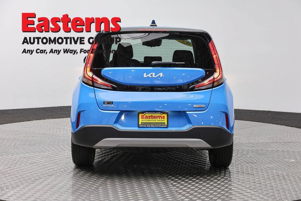Used 2023 Kia Soul EX FWD image 8