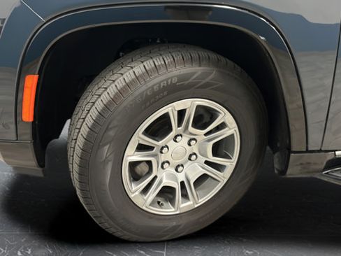 Used 2023 Jeep Wagoneer 4WD image 36