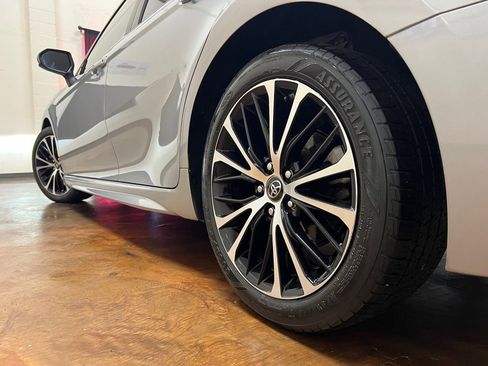 Used 2019 Toyota Camry SE image 37