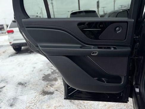 Used 2025 Lincoln Aviator Reserve w/ Illumination Package image 17