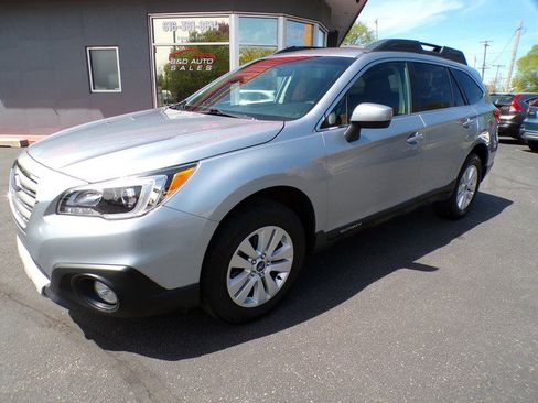 Used 2015 Subaru Outback 2.5i Premium AWD/4WD image 6
