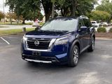 Certified 2025 Nissan Pathfinder SL image 3