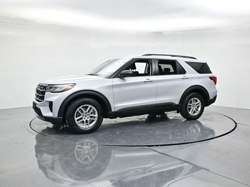 Certified 2026 Ford Explorer Active image 5