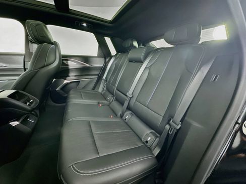 Used 2024 Cadillac Lyriq Luxury AWD/4WD image 26