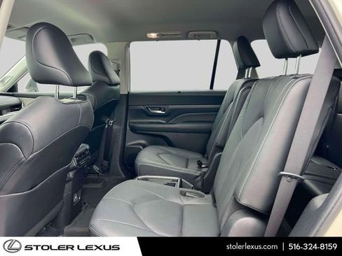Used 2024 Toyota Grand Highlander Limited image 16