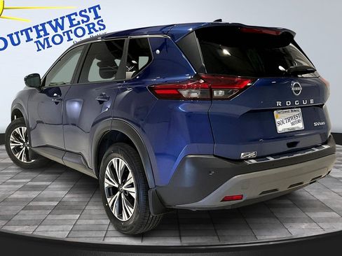 Used 2023 Nissan Rogue SV image 4