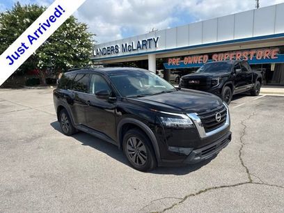 Used 2022 Nissan Pathfinder SV
