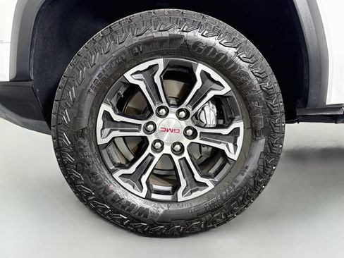 Used 2024 GMC Canyon AT4 AWD/4WD image 30