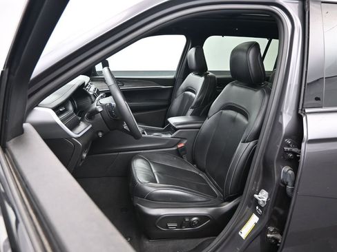 Used 2024 Jeep Grand Cherokee L Limited w/ Luxury Tech Group II image 20