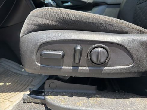 Used 2019 Chevrolet Equinox LT w/ Sun & Navigation Package FWD image 15