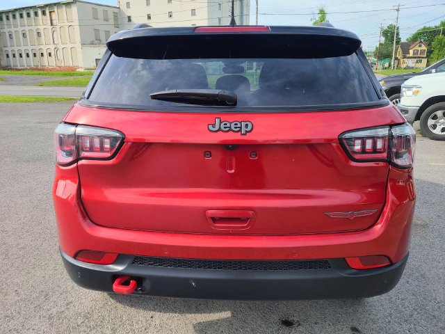 Used 2025 Jeep Compass Trailhawk AWD/4WD image 8