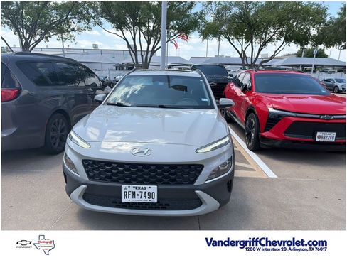 Used 2022 Hyundai Kona SEL w/ Convenience Package FWD image 1