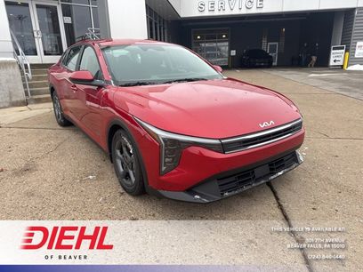 New 2025 Kia K4 LXS