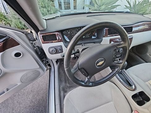 Used 2009 Chevrolet Impala LS image 7