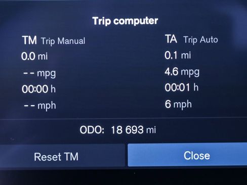 Certified 2025 Volvo XC40 B5 Plus image 13