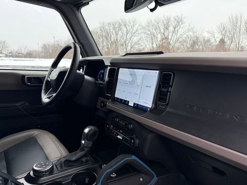 Used 2024 Ford Bronco Wildtrak image 28