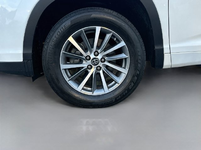 Used 2017 Toyota Highlander XLE AWD/4WD image 35