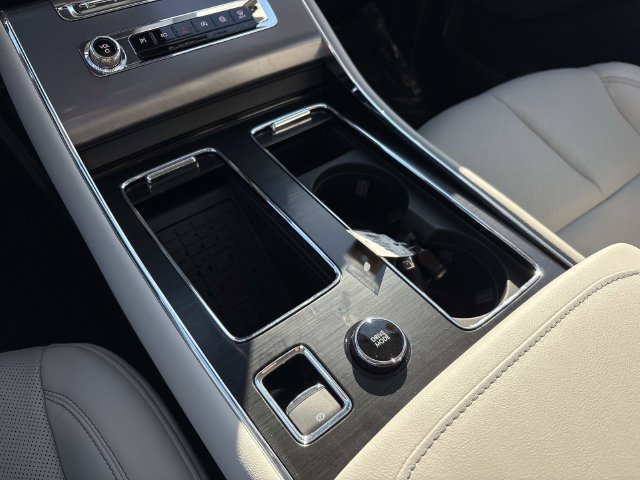 New 2027 Lincoln Aviator AWD image 32