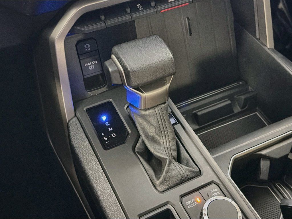 Used 2022 Toyota Tundra SR5 AWD/4WD image 16