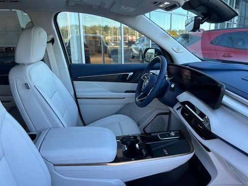 New 2026 Buick Enclave Avenir w/ Super Cruise Package image 19