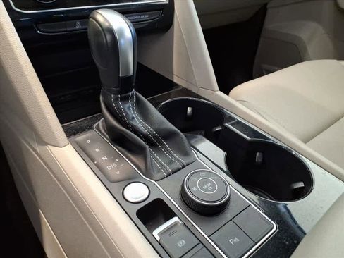 Used 2022 Volkswagen Atlas SE w/ Panoramic Sunroof Package image 13