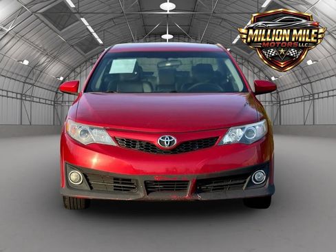 Used 2014 Toyota Camry SE FWD image 5