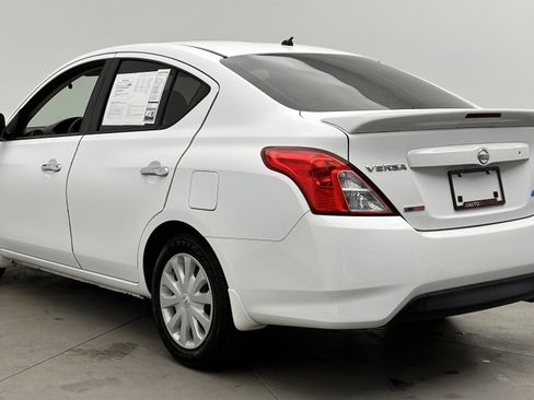 Used 2015 Nissan Versa SV image 5
