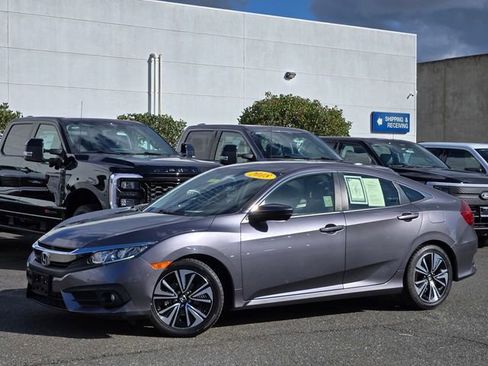 Used 2018 Honda Civic EX-L image 2